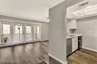 Building Photo - 1 bedroom/ 1 bathroom condo in highly soug...