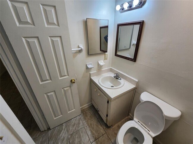 Building Photo - 2018 SW 70th Terrace