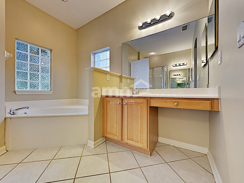 Building Photo - 240 Sweetbrier Branch Ln