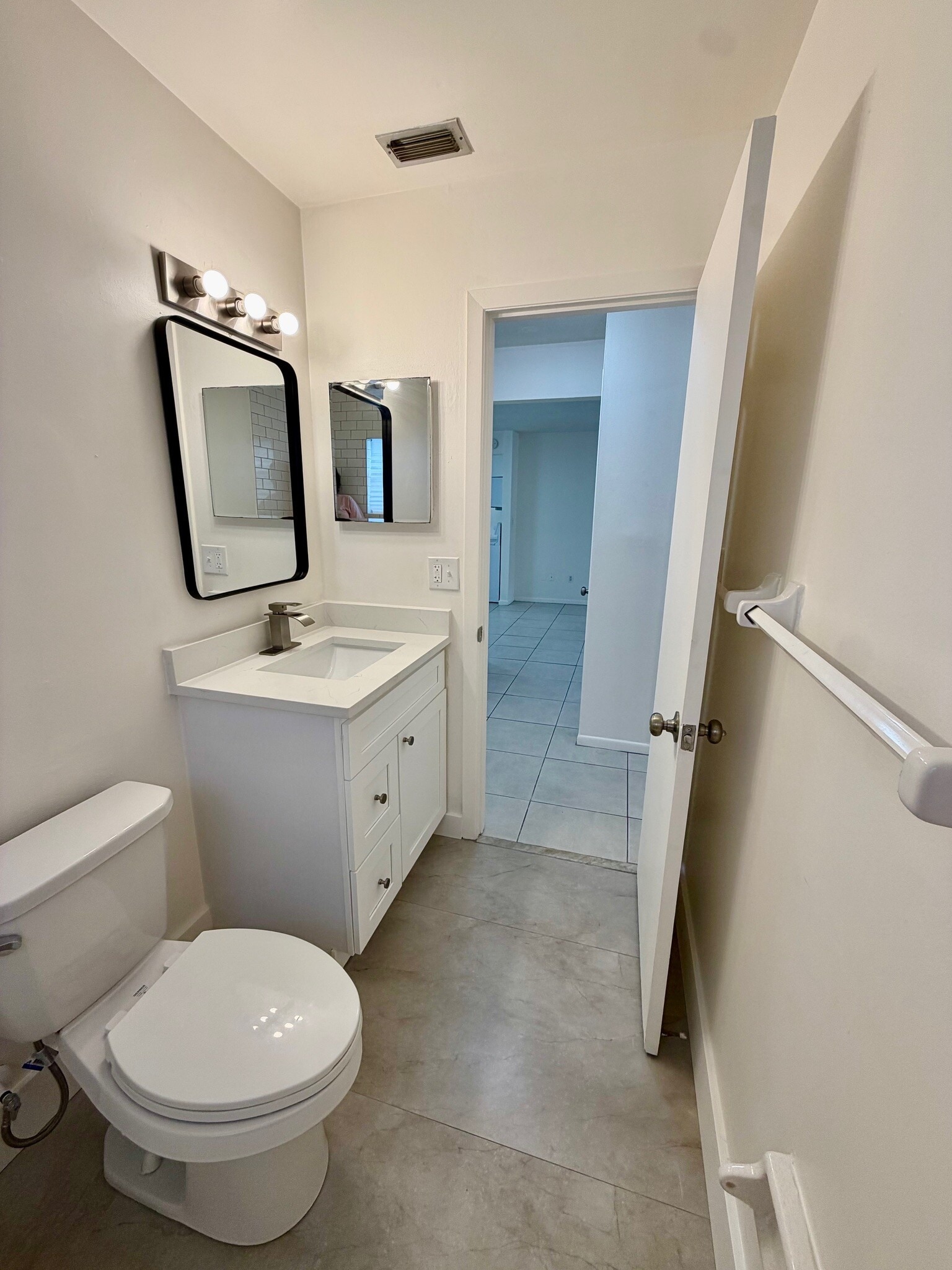 Bathroom NEW - 914 La Salle Ave
