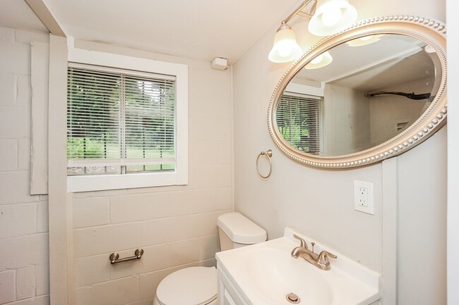 Building Photo - 1983 Monaco Dr