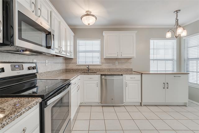 Building Photo - 3343 Briaroaks Dr