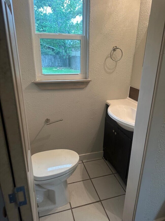 Building Photo - 6557 Madison Blvd