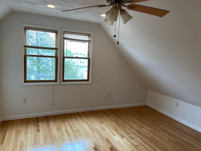 Building Photo - 69 Boston St