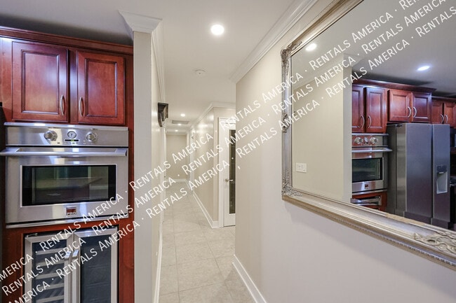 Building Photo - 1424 N Gene Ave