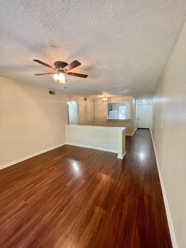Building Photo - 104 Shoals Dr