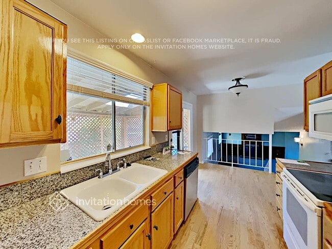 Building Photo - 8913 W 92nd Ave