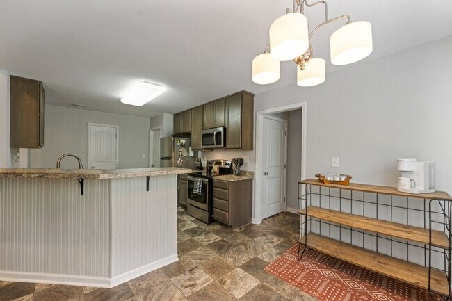 Building Photo - 155 Rose Brier Lane.