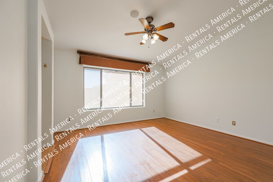 Building Photo - 4647 E Lavender Ln