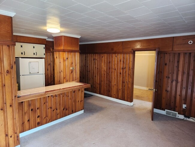 Building Photo - Conveniently Located One Bedroom Apartment...