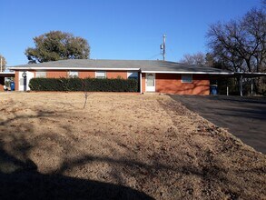 Building Photo - 3211 S West St