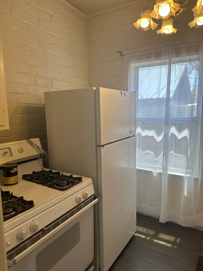 Building Photo - 131 Crowley Lake Dr