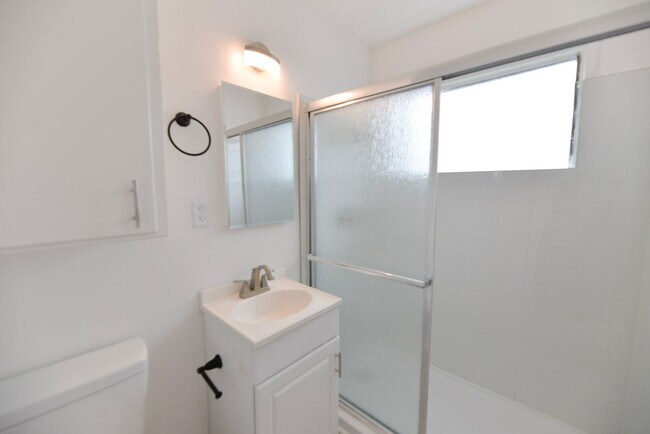 Building Photo - 217 Avenida Cabrillo