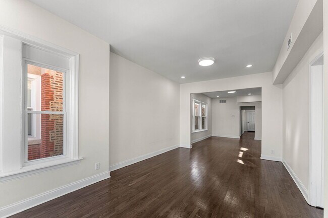 Building Photo - 7532 S Champlain Ave