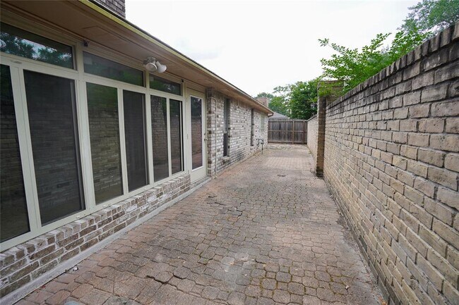 Building Photo - 14106 Glen Canon Ln