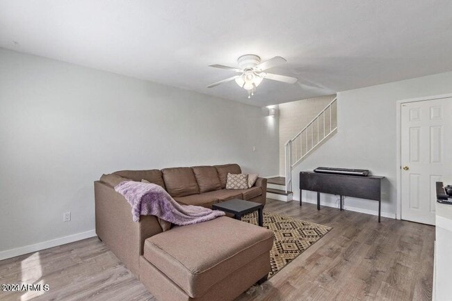 Building Photo - 948 S Alma School Rd