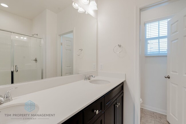 Building Photo - 4-bedroom, 3-bath home in the gated community of Harvest at The Preserve in Chino