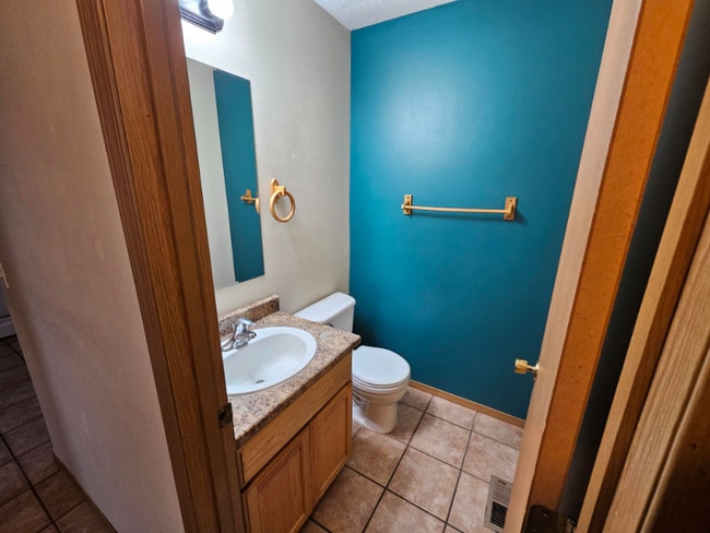 Building Photo - 995 N Boulder Ct