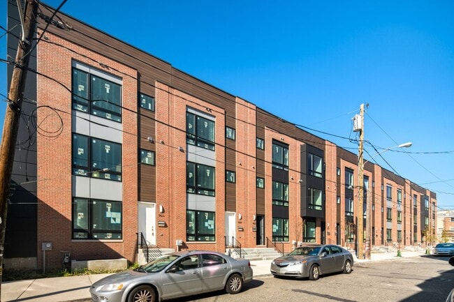 Building Photo - Pennsport Townhome with Garaged Parking