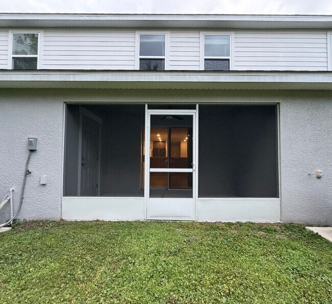 Building Photo - Modern 3BR Townhome in Plant City – Move-In Ready