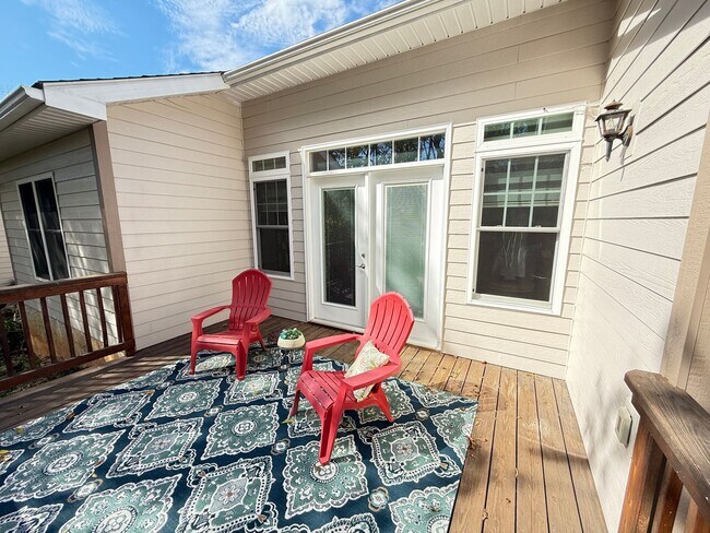 Building Photo - Immaculate Arden Three Bedroom Ranch With Two Car Garage