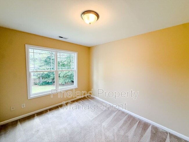 Building Photo - 675 Omaha Dr