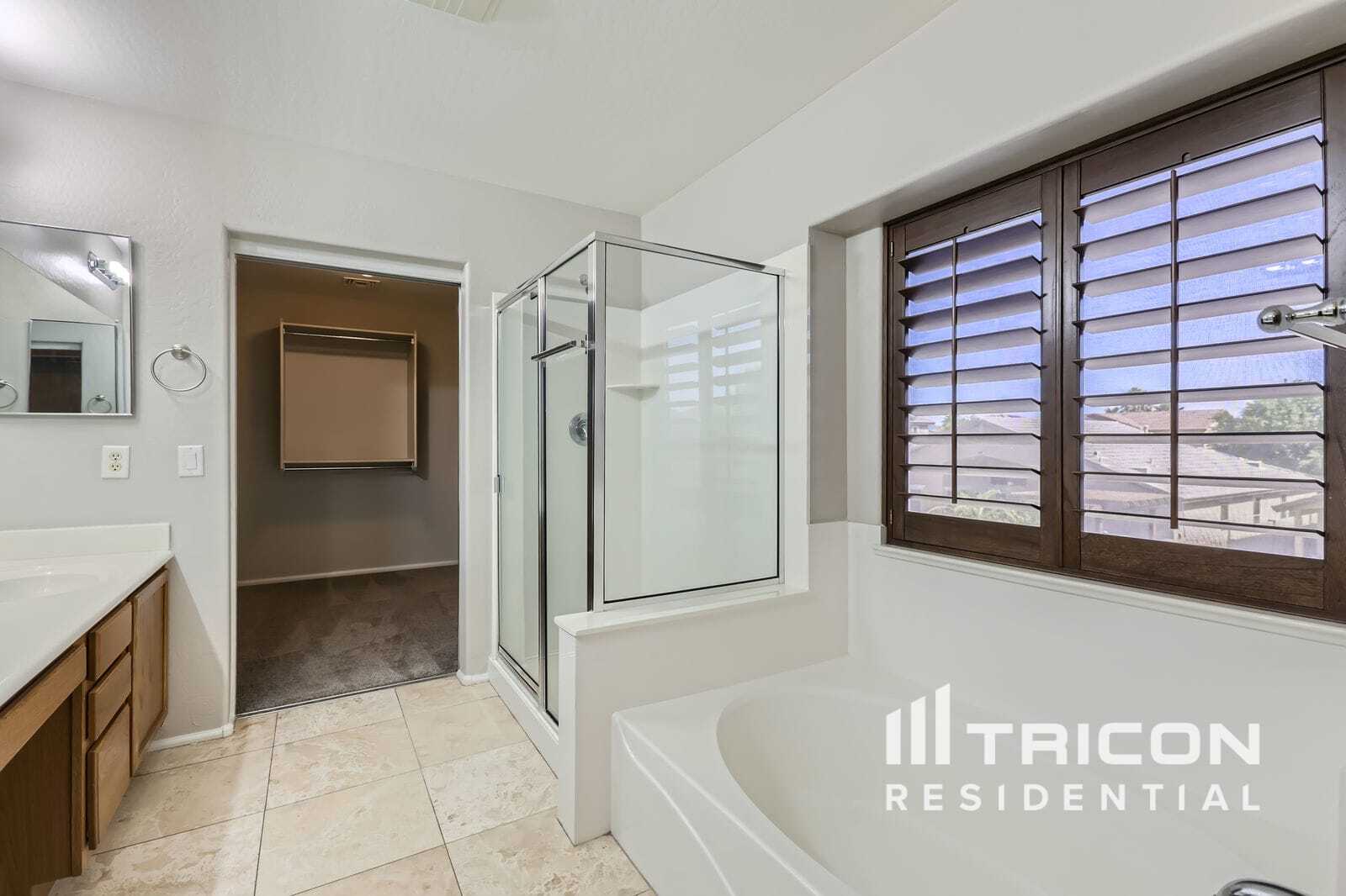 Building Photo - 40781 W Robbins Dr