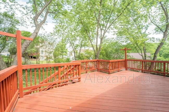 Building Photo - 13183 Oak Farm Dr