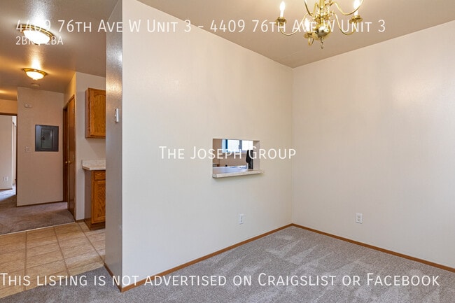 Building Photo - Spacious 2 bed/1.5 bath in University Place