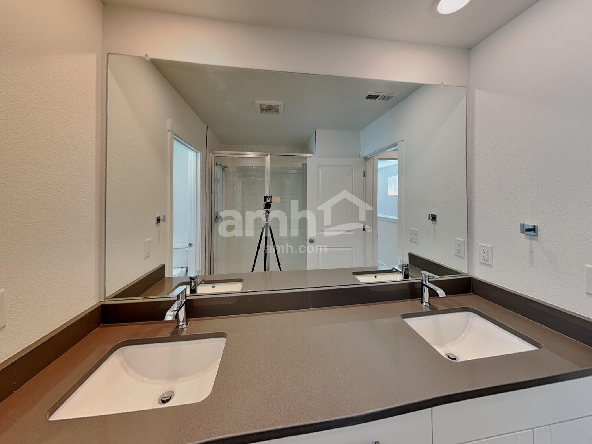 Building Photo - 23532 E 3rd Pl