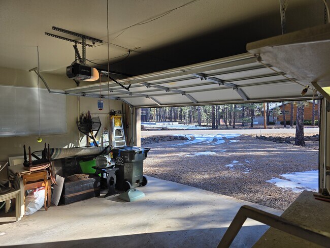 Building Photo - 7507 Tall Pine Dr