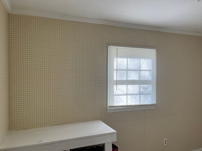 Building Photo - **UPCOMING**3 bedroom / 2 bathroom Home fo...