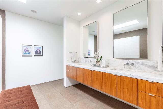 Building Photo - 2845 Lee St