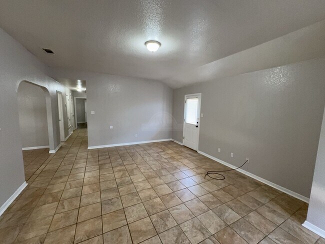 Building Photo - 3604 Dustin Ct