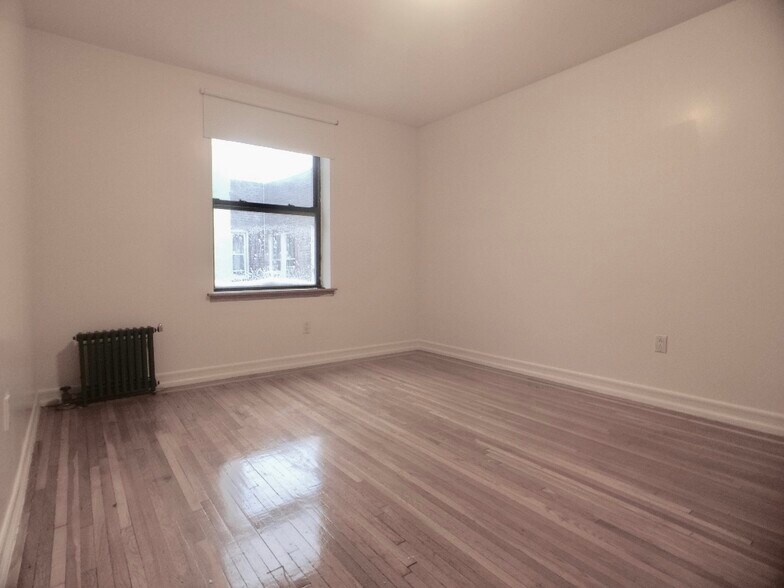 Building Photo - 183 Pinehurst Ave