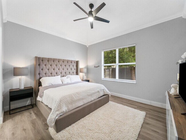 Building Photo - 14815 SW 28 Ln