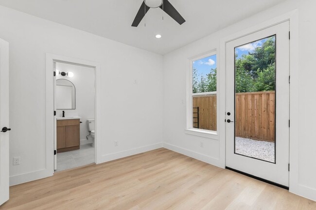 Building Photo - 3344 Sauer St