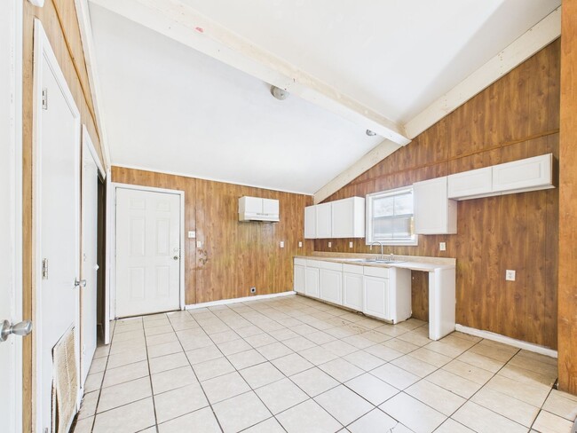 Building Photo - Three Bedroom Rental Home in Lafayette!