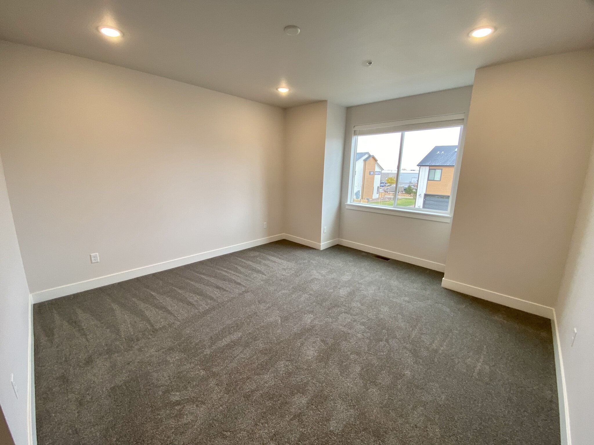 Building Photo - 2402 49th Ave Ct