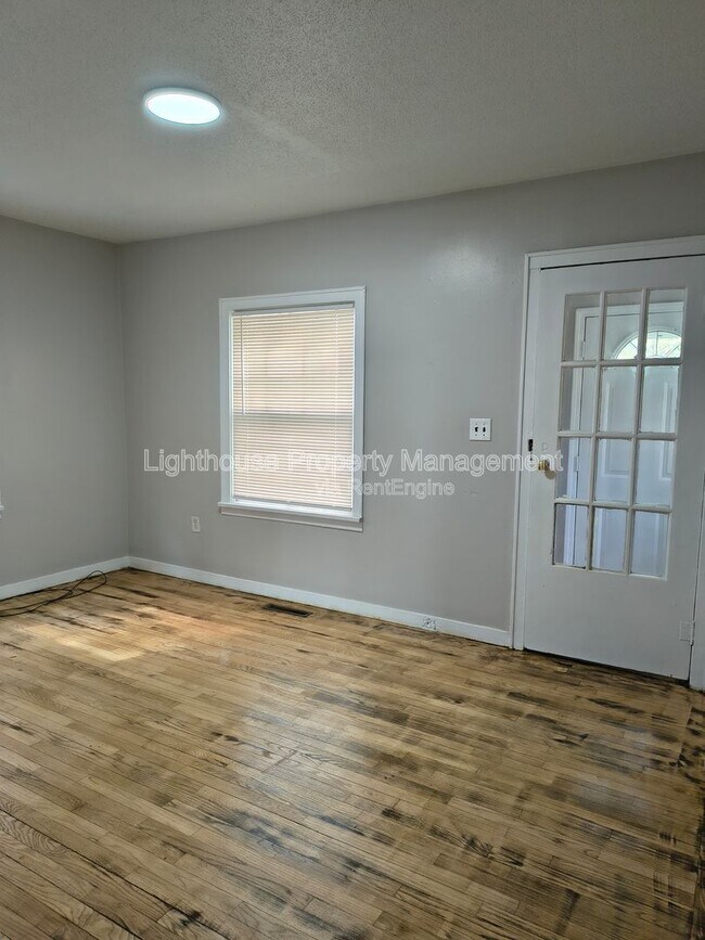 Building Photo - 3041 Lemuel St