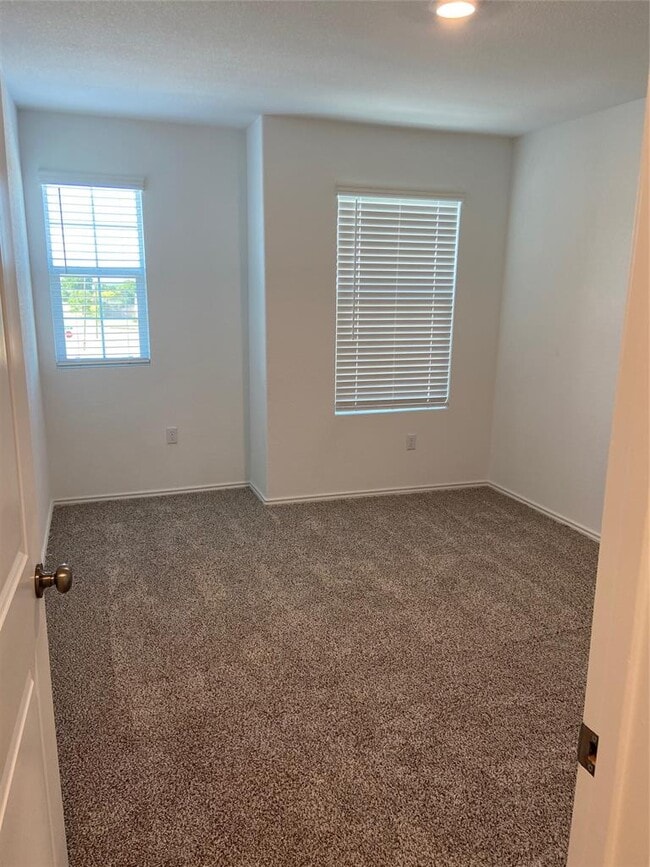 Building Photo - 3301 Dusted Daisy St