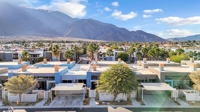 Building Photo - 3657 Quiet Side St