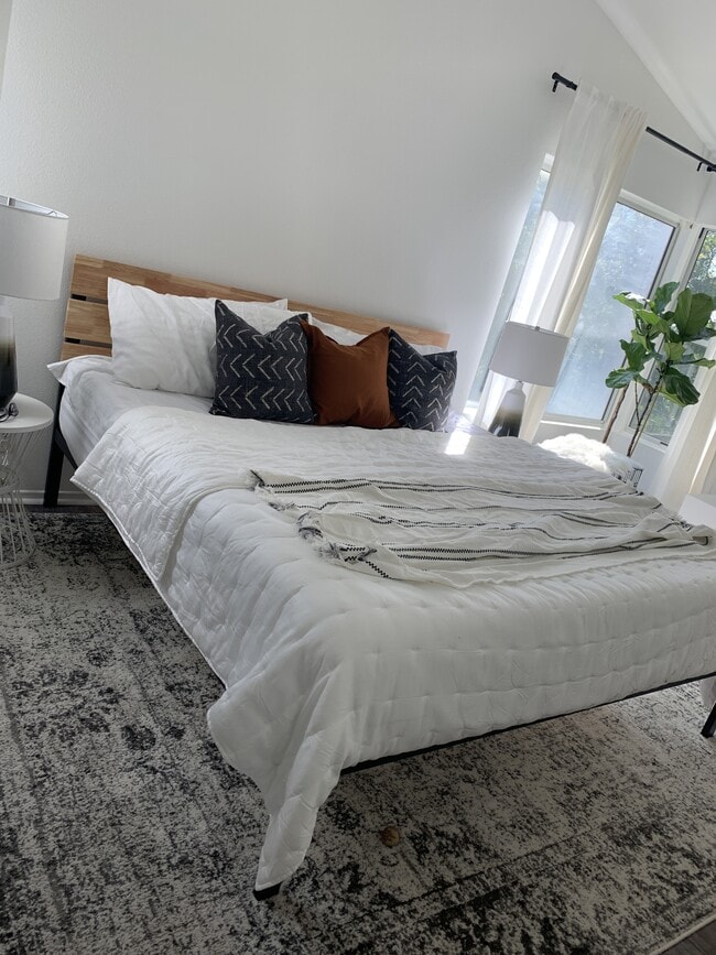 Building Photo - 26504 Verdugo