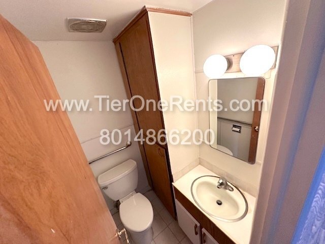 Building Photo - NO DEPOSIT option available for qualified renters!