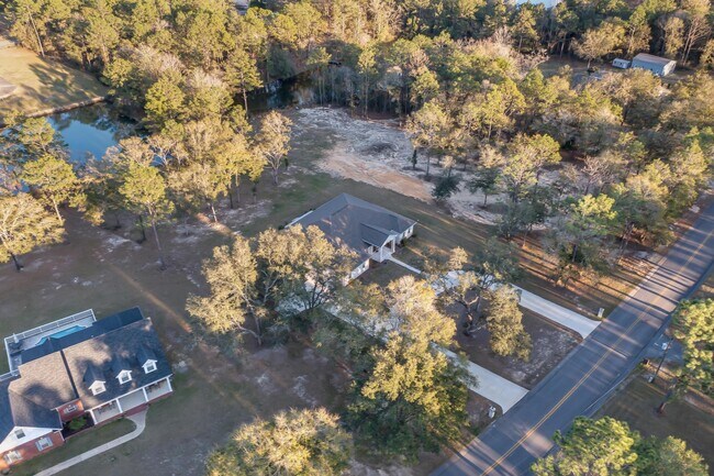 Building Photo - 1148 Sioux Cir