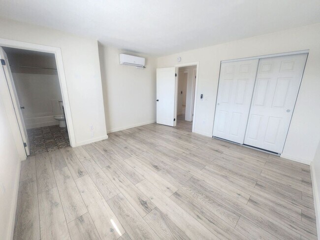 Building Photo - 74052 Pinon Dr