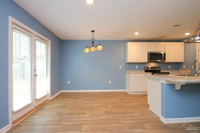 Building Photo - 10589 Queens Gate Cir