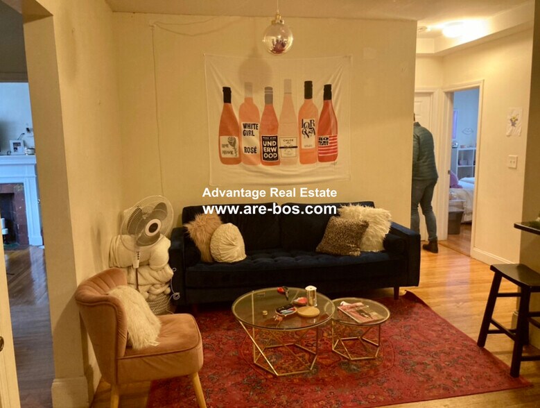 Building Photo - 62 Egmont St