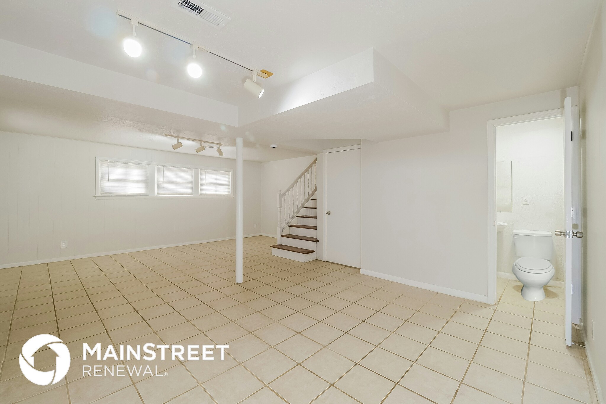 Building Photo - 513 Melrose St