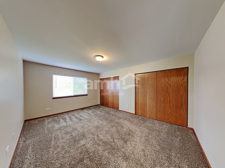 Building Photo - 26251 W Bayberry Ct